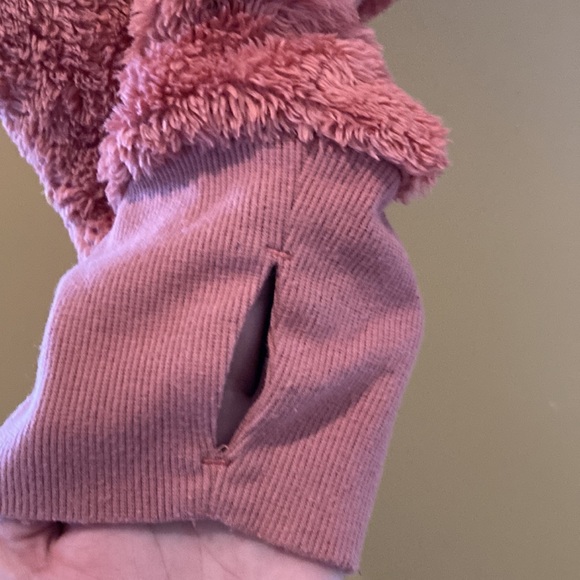Old navy pink fuzzy jacket - Picture 2 of 6